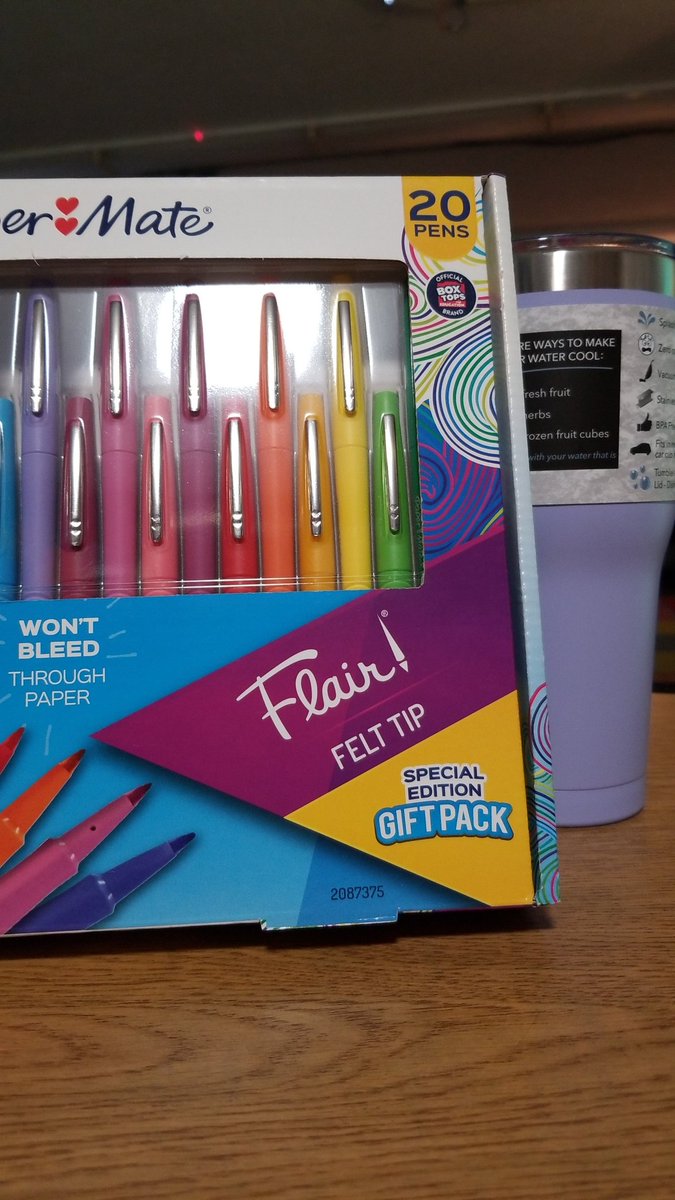 MrsLee_NKC's tweet photo. Reveal day!!!! Thank you, @MrsFitz107 for all my gifts!! I'm already wearing the earrings. 🎁🎁🎁 @Crestview_NKC #ViewMyPal https://t.co/tXxiNAkSIQ