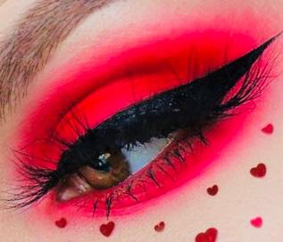 The eyes are the window of the soul. ... #eyeshadow #окно #windowview #glitter #eyemakeup #eyelashes #まつげエクステ #makeupartistry #まつ毛エクステ #lashstylist #fakeeyelash #smokeyeye #makeupartistsworldwide #makeuplooks #makeuplove #lashartist #3dlashes #minklashes