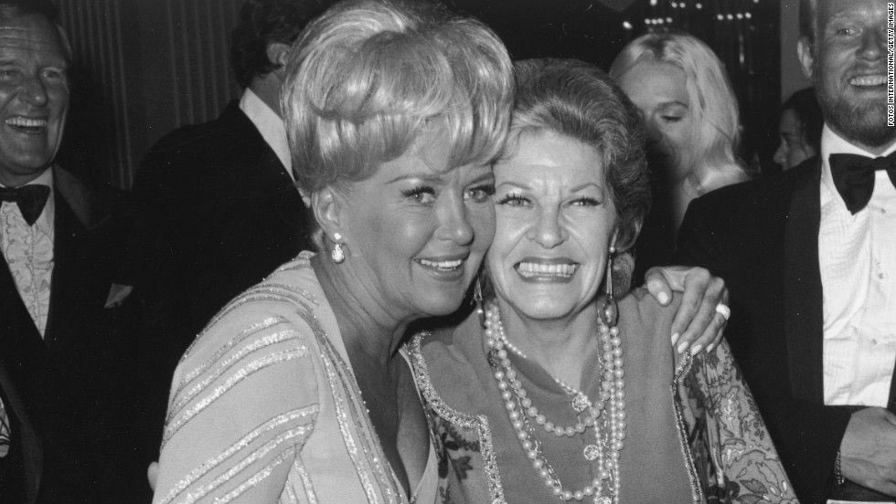 classicblondess's tweet photo. Happy 104th birthday to the girl who ruled 20th Century Fox. A top box office draw for a decade, Betty Grable was born in Saint Louis, Missouri. Betty’s parents, Lillian and Conn, had planned to stop after two children, but when their son passed away, they decided to have another https://t.co/TeYj29sJop