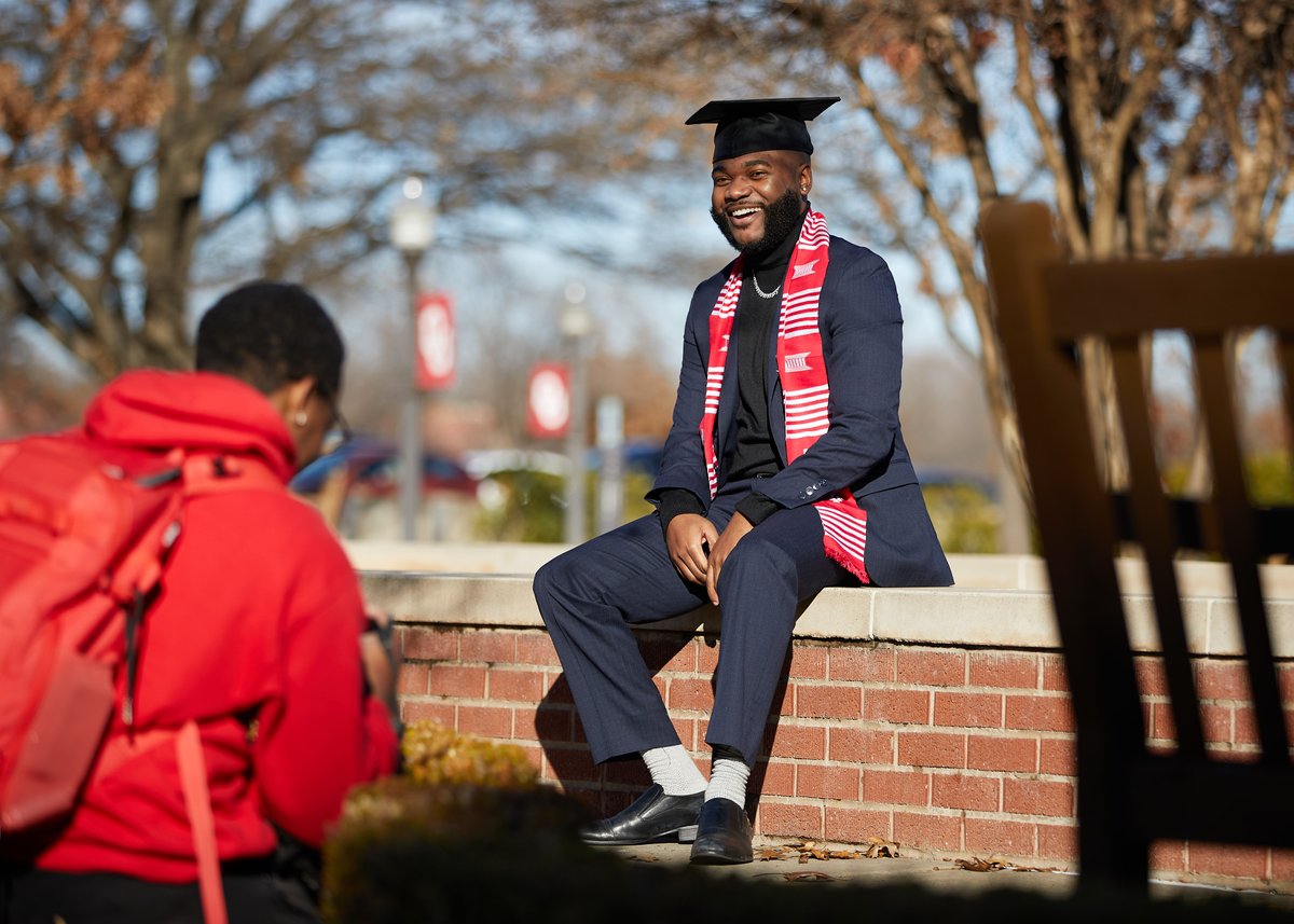 UofOklahoma's tweet photo. Today is a day worth celebrating. You did it, #OU2020!

Congratulations to all those graduating today. The OU community celebrates your success and is immensely proud of you! ⭕️☝️🎓 https://t.co/1a5by5bo4M