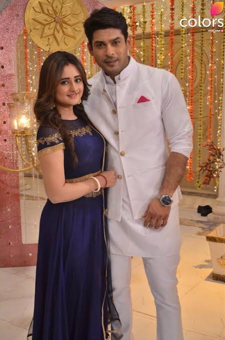 DIL  SE   DIL   TAK    (2017 )"PARTH BHANUSHALI"A doting husband and an ardent lover......Sidharth in emotional scenes has always nailed it..keeping aside the altercations they had Sidharth and Rashami's onscreen chemistry was lit  Ps - his beard look