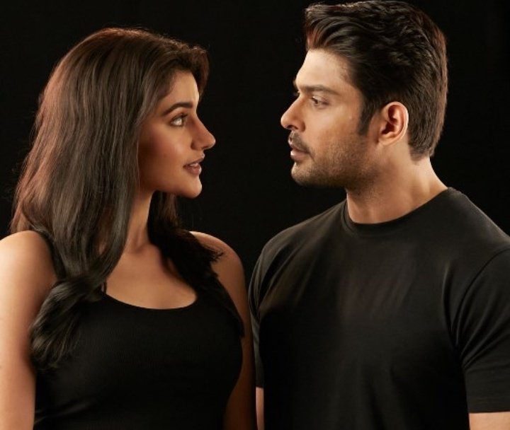 And finally...after a long wait....We have our  @sidharth_shukla back as an actor with his OTT debut As a play director "AgastyaRao"Thanku for entertaining us over the years..will always be by ur side!!SIDHEARTS LOVE U BROKEN BUT BEAUTIFUL 3    (2020)