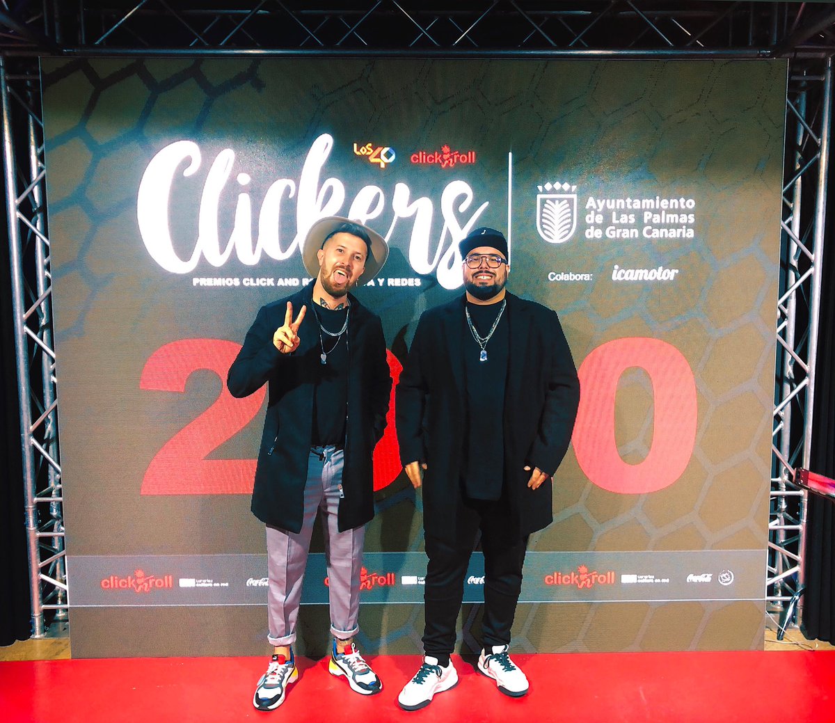 Playacocomusic's tweet photo. Ayer fue una gala muy linda y emotiva grscias a @click_roll 🚀🤟 orgullosos de ser canarios 🇮🇨 y del sentir de todos nuestros compis artistas!!! 💯

@LpaCultura https://t.co/PcSscMXoi1