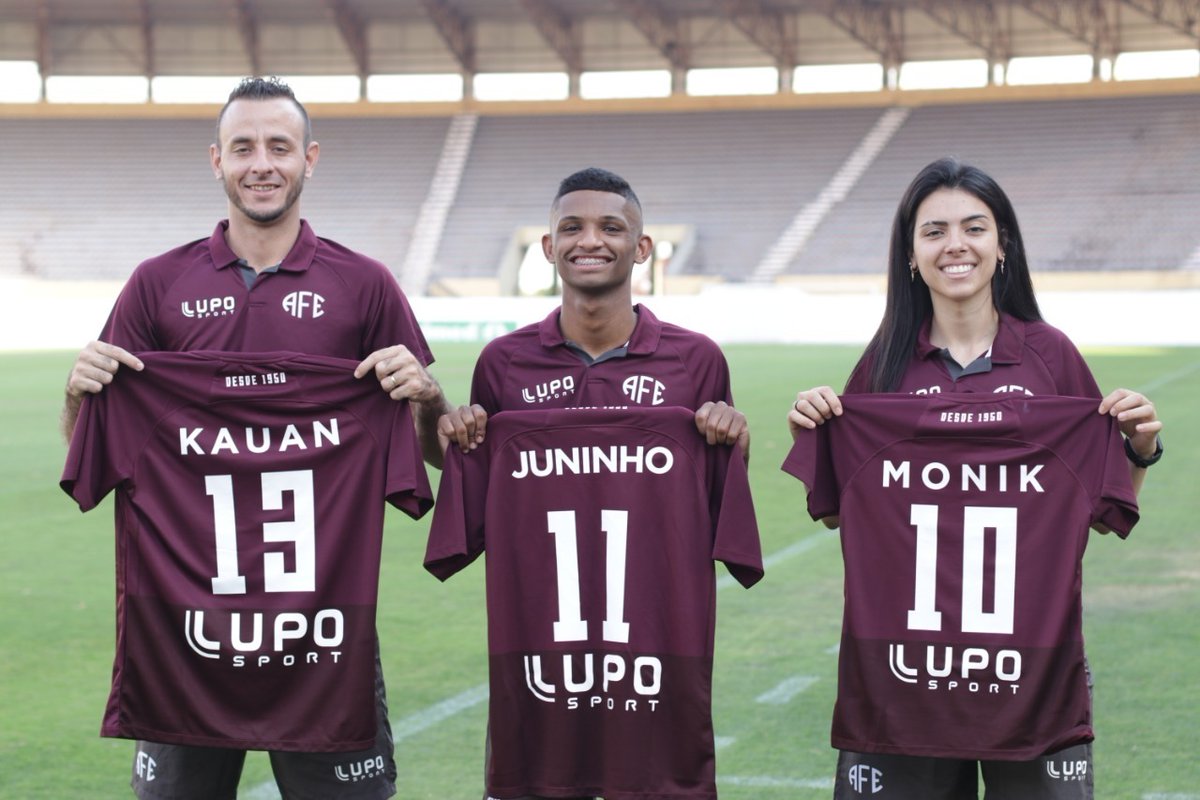 guerreirasgrena's tweet photo. Campeões da seletiva paulista, o trio: Juninho, Monik e Kauan, atletas de PES da Locomotiva, disputarão o Campeonato Brasileiro de Futebol Digital, organizado pela (CBFDV).
Saiba mais: https://t.co/EW5pkmruo2
#PES #BrasileiroX3 #CBFDV #Gamer #eSports #Ferroviária https://t.co/1OWSfFb9Ap