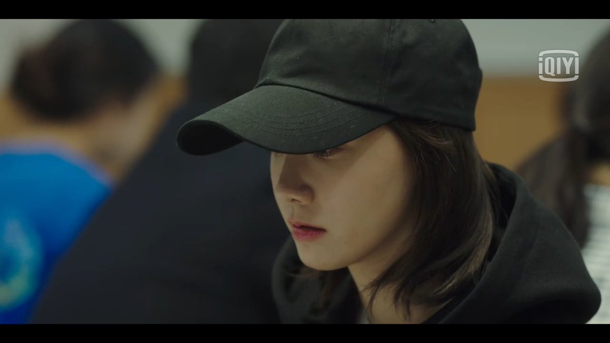 Mbak Yoona, aku makin memuji aktingmu. Karakter Jisoo memang dingin bin misterius dan nyablak, tapi semua ekspresinya nggak fake banget. Akting frutrasimu sukses bikin daku greget pengen ikutan nabok Pak Reporter Han.   #Hush  #HushEp3