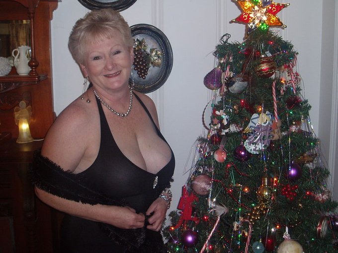 What do you want Santa to bring to you? https://t.co/dbqTNRYhbX https://t.co/gEUY2TCESk<a href="/tag/gilf"class="tags"><span>#gilf</span></a>