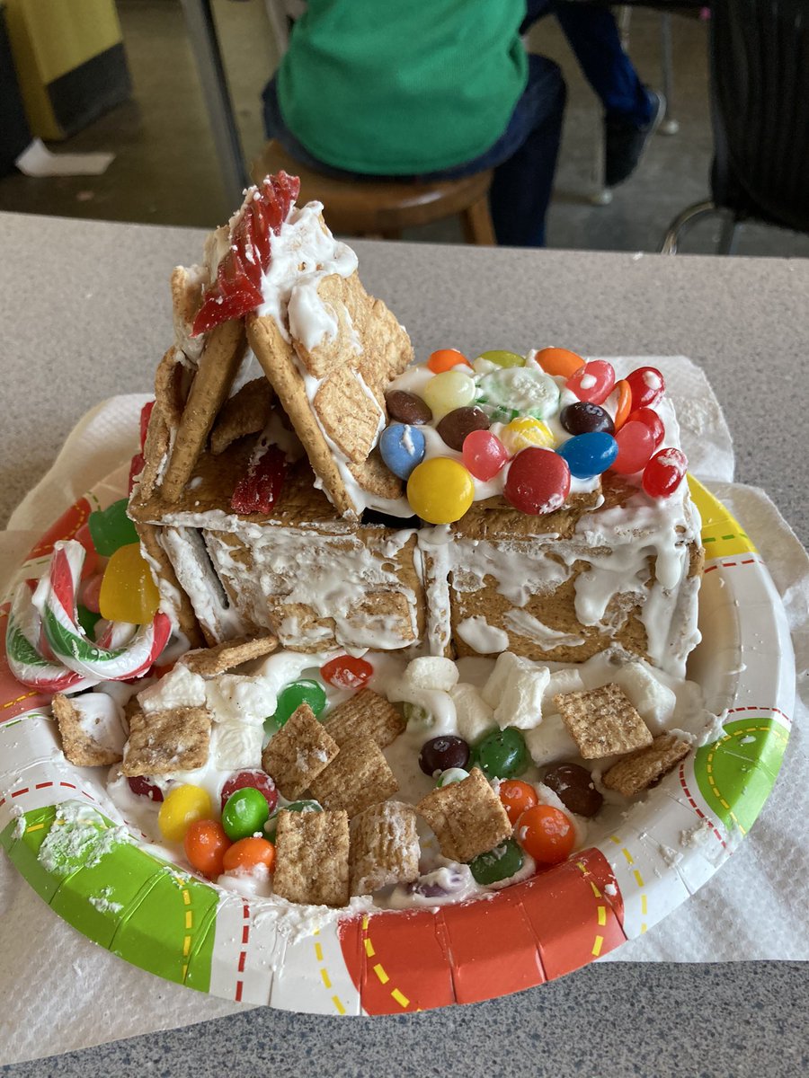 Inspired by #nailedit Division 6 had our own gingerbread house competition! 

Using the #designprocess we focused on the planning and strategies that best supported the structure! #GrowthMindset #STEM <a href="/VSB39/">Vancouver School Board</a> <a href="/renfrewschool/">Renfrewschool</a>