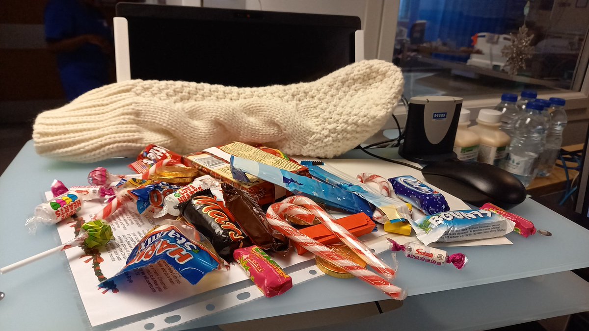 Alison70695684's tweet photo. Ward Managers Planned and Unplanned Merry Christmas to all enjoying the appreciation from Unplanned Division been a roller coaster year but lots new friends and colleagues made #winterward   @giada_drago @tcleggett @RachaelCorser @SteveAndrews3 https://t.co/r35lt8NajV