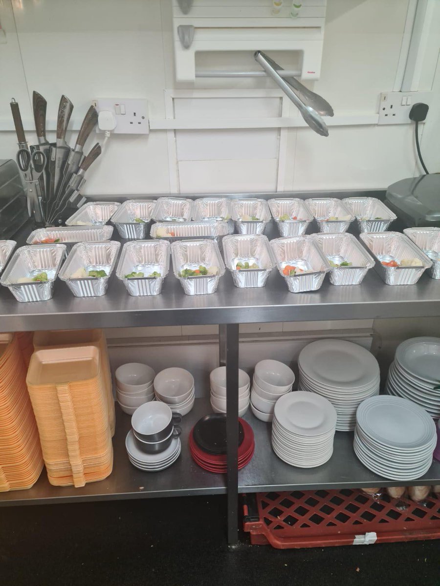 Here's some of the wonderful meals and packages being delivered and prepared by <a href="/AngelTrust2/">Angel Trust</a>, The Heritage Cafe in Eldon &amp; Woodhouse Close Church 🥧♨️