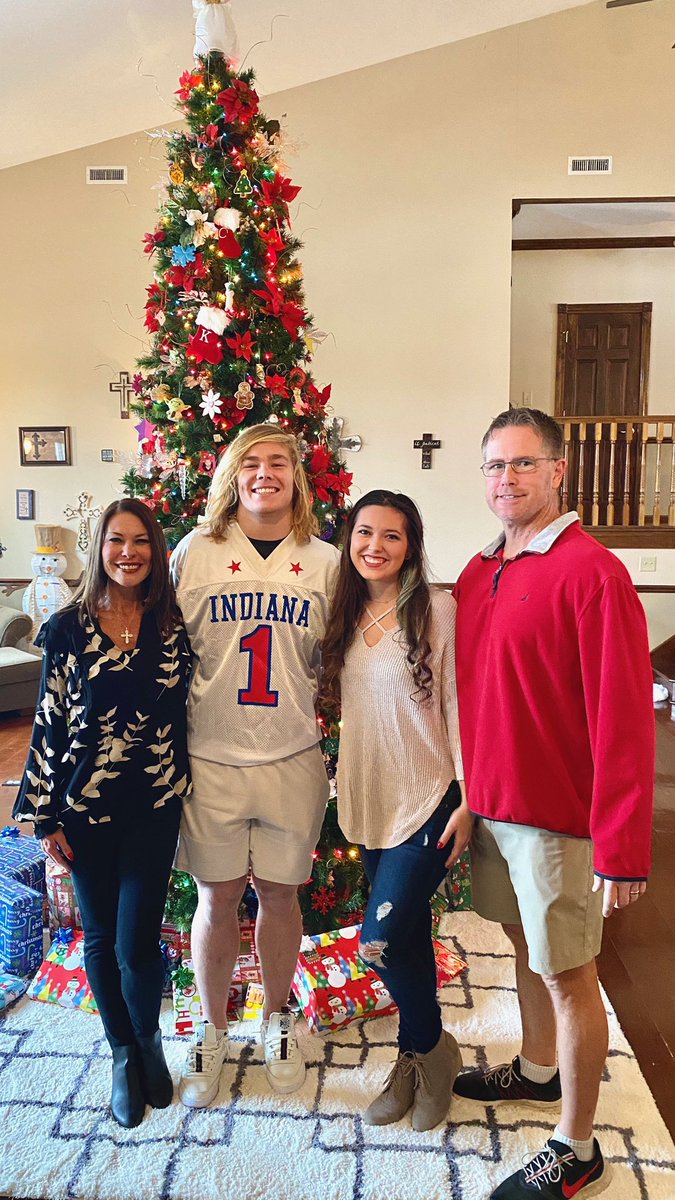 carsonsteele's tweet photo. Words can’t even explain how thankful I am for my lord, family and friends. I want to thank everyone who has ever coached me to be the person I am today. I’m glad I can finally say this and say it with pride! I’m blessed to bring home CENTER GROVES FIRST https://t.co/6ieSDCvGX8 https://t.co/fDjdHUgAh7