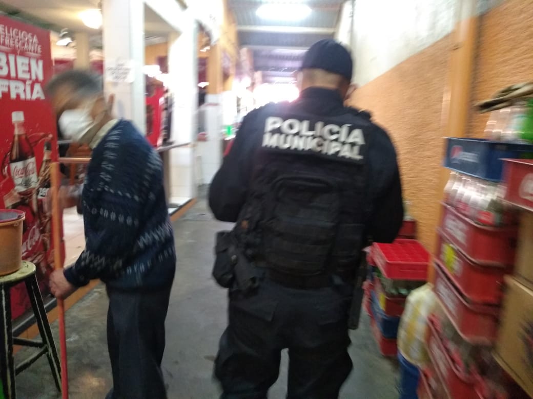 MunicipioSeguro's tweet photo. Efectuamos recorridos de seguridad y vigilancia en los mercados del centro de la ciudad. #MunicipioSeguro #QuédateEnCasa @MunicipioOaxaca https://t.co/T8U3tnBN3d