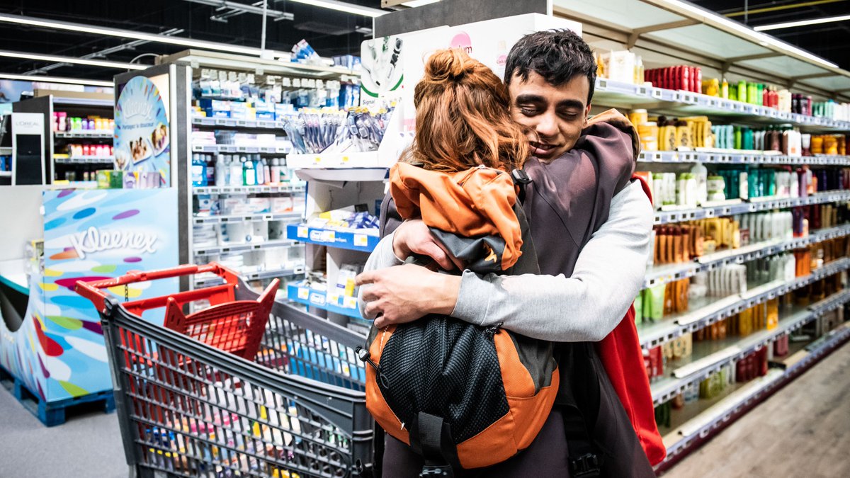 seriesdatvpt's tweet photo. Nos próximos dias 8 e 9 de janeiro, a partir das 22h10, o canal @amctv_pt irá estrear #OColapso (título original #LEffondrement) com a emissão de quatro episódios em cada dia! 😱
👉 https://t.co/VRBRYykRsS
#seriesdatv #AMCPortugal https://t.co/eBD61tCwqL