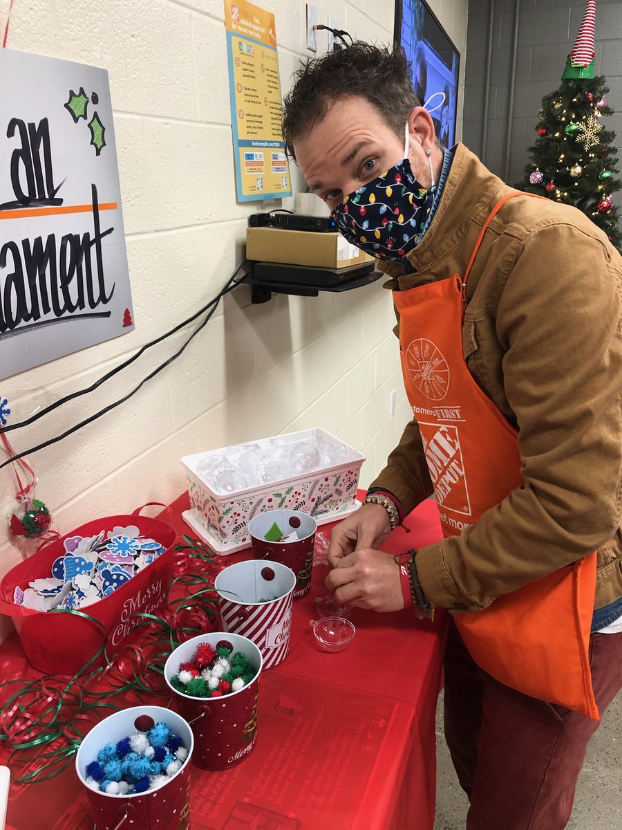 Covid isn't holding us down! First day of Christmas. Make an ornament! 0720 @kmn293 @CoveredwIcing @ScottRoop