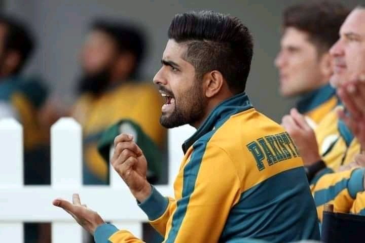 BabarRunMachine's tweet photo. Yaaad to aati ho gi.... π
#KingBabar #BabarAzam #BabarAzamLovers #RiseAndRise #BabarRunMachine #coverdrive #pakvsnz https://t.co/uQBW9zEKDR