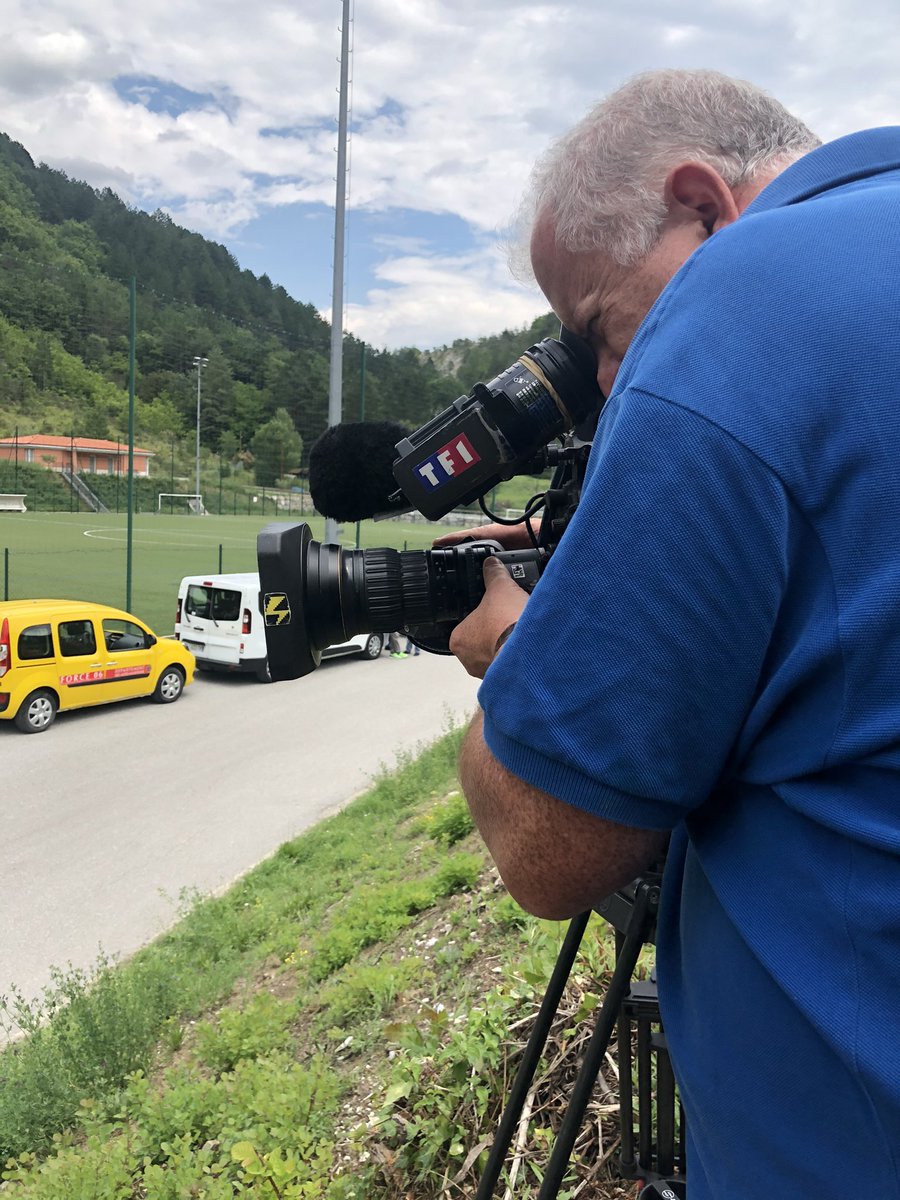 👏🏻 #MerciJeanPierre <a href="/pernautjp/">Jean-Pierre Pernaut</a> pour tous ces sujets sociétaux sur lesquels je travaille, ONG, Fondations, Associations depuis des années, toujours traités dans le 13H. Merci pour eux d’avoir mis ces sujets importants à l’honneur. Merci <a href="/GUELAUD/">Antoine Guélaud</a> <a href="/TF1LeJT/">Natalia Kowalski</a>