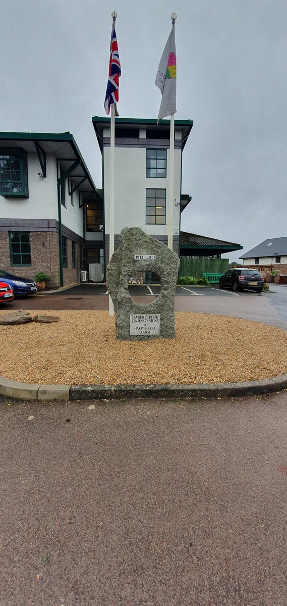 Aidan_wright92's tweet image. Been a while Twitter. Weather hasnt been generous to is this week alot of rain! 🙄 Guys have been brilliant cracking on, Trev has smashed it around the clubhouse, some areas being cleared and turfed! Fresh stone around the Centry circle, 20mm to go in areas too! 😍 #1stImpression
