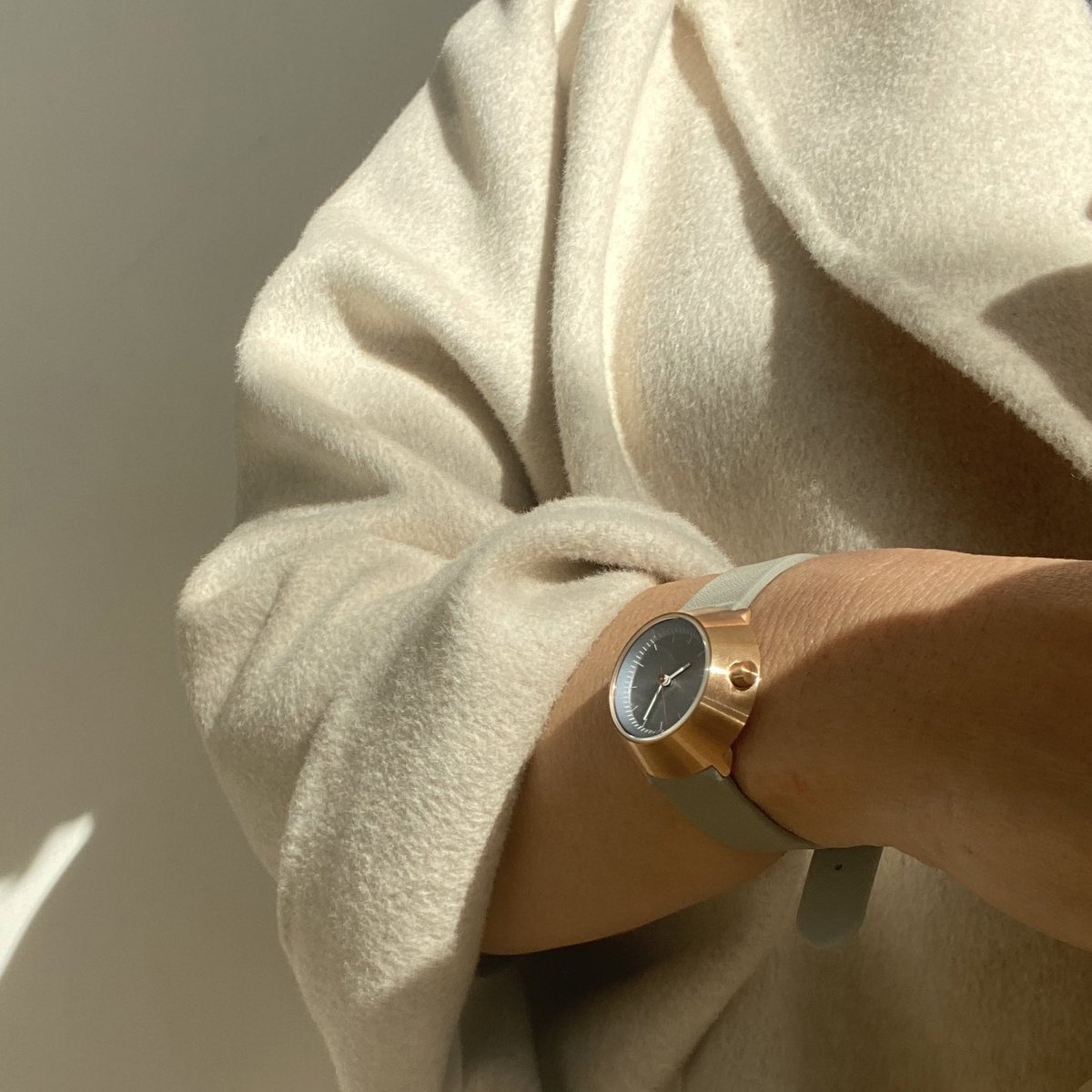 normal_watches's tweet photo. 今年最後のキャンペーンは
normal感謝祭 \HOLIDAY 21%OFF/
2021年が良い年となりますように願いを込めて全ての腕時計21パーセントオフ。12月31日まで*腕時計ベルトは対象外 https://t.co/5gUnLwIfZA