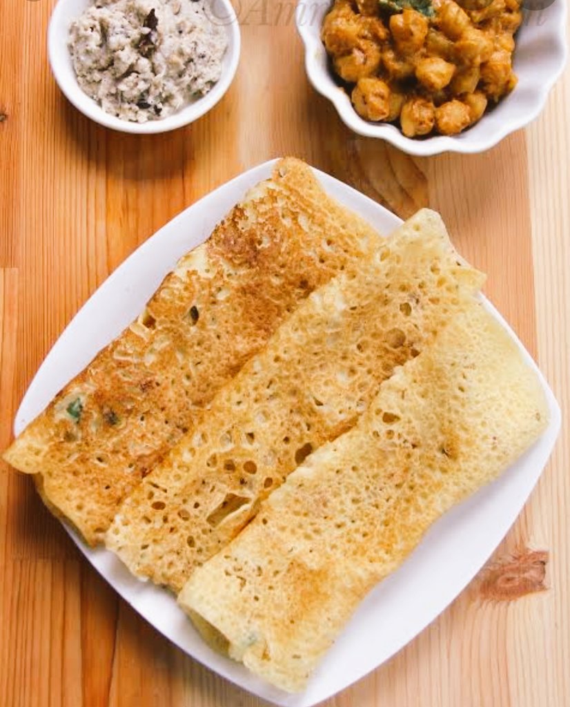 My most favorite Bihari food is Chhilka. Chhilka is basically a dosa made with rice batter without fermentation. Only salt n lil turmeric is added to batter. The texture is very similar to neer dosa from Mangalore.