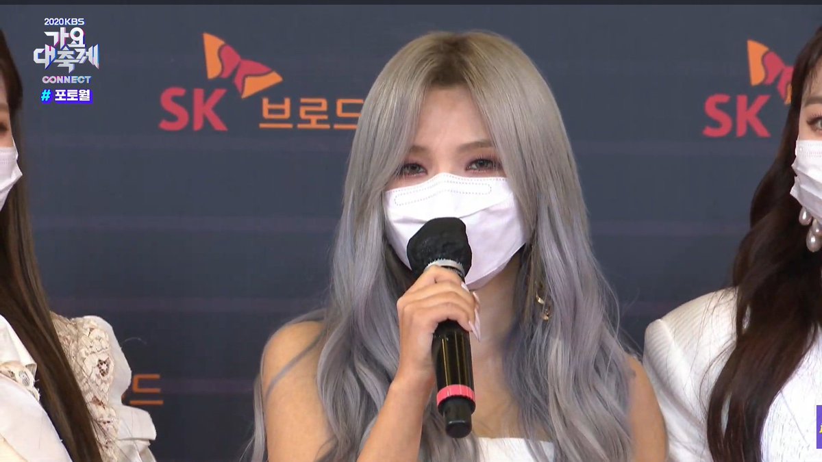 teokbokkiSoojin's tweet photo. SOYEON 😍😍😍 https://t.co/68WOg6p8Pb