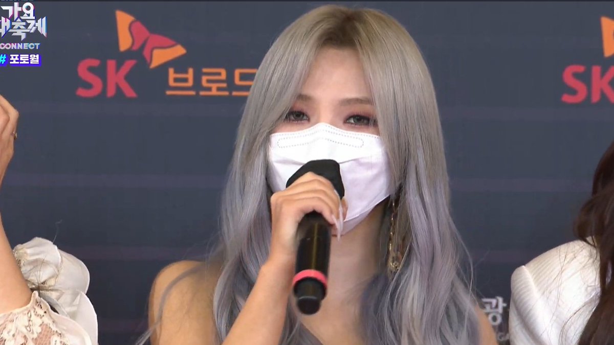 teokbokkiSoojin's tweet photo. SOYEON 😍😍😍 https://t.co/68WOg6p8Pb
