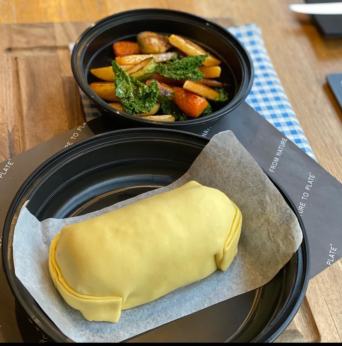 All Wellie lovers out there...
We are now offering #BeefWellington and #SalmonWellington at home! Please contact reception with 24 hour notice to place your order or email us info@scranandscallie.com
 
Beef Wellington £35pp
Salmon Wellington £27pp 

#scranathome #scranandscallie