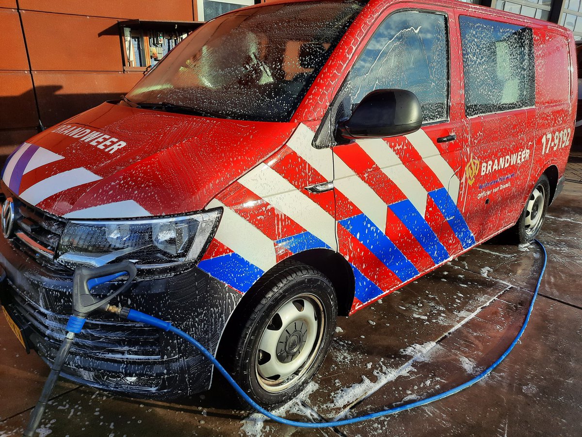 Voertuig is weer schoon. Klaar voor de volgende uitruk. De eerste was samen met <a href="/KFrobenstraat/">Kazerne Frobenstraat</a> voor een gaslucht in de woning.
