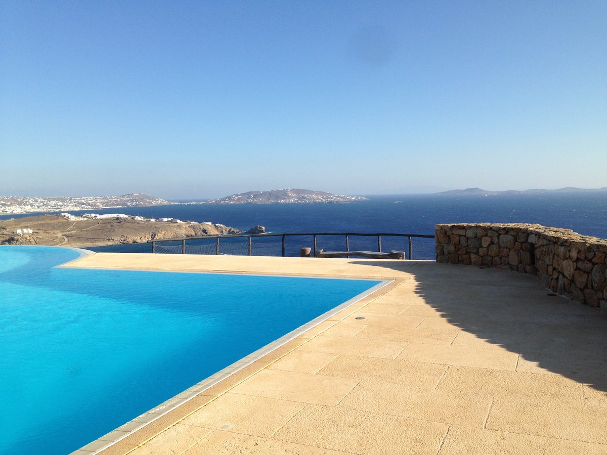 Fern_Britton's tweet photo. One day we shall all be around a pool like this. Laughing and carefree with all those we love and miss. We do have a happier future ahead. #peckersUp https://t.co/kOcLfvpsTA