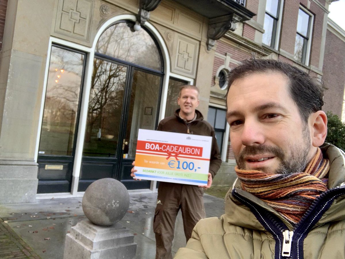 Tijdens een werkbezoek sprak cvdK <a href="/HansOosters/">Hans Oosters</a> met <a href="/LexKnoops/">lex knoops</a> BOA bij <a href="/RUD_Utrecht/">RUD Utrecht</a>. Op een andere locatie ging <a href="/ArneSchaddelee/">Arne Schaddelee</a> op pad met Addy de Borst van het @UtrLandschap. Voor hun bijzondere inzet in coronatijd kregen de BOA’s een bonus uitgereikt.