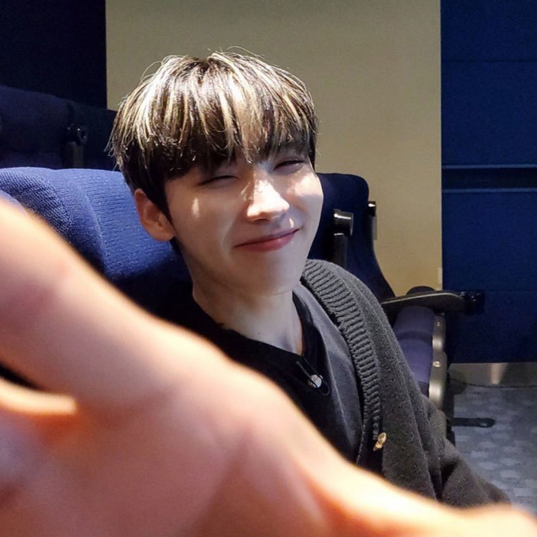 hyunsukpng's tweet photo. the way these are the same pics... #abcix https://t.co/RNZggMlgnO