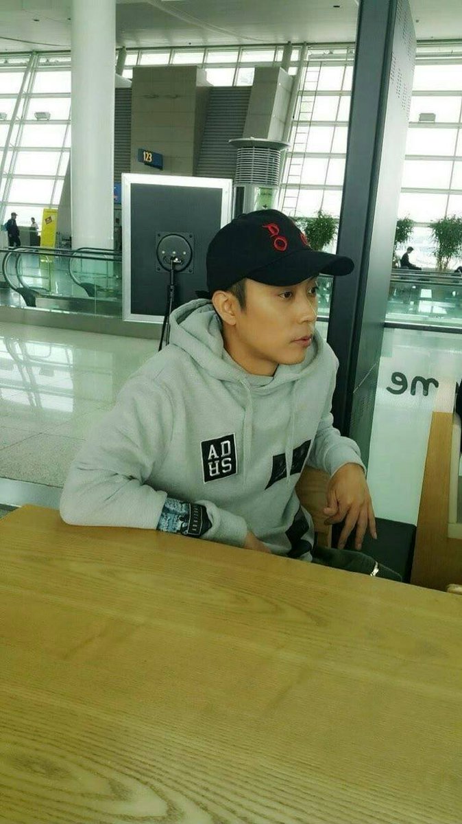 what eun jiwon looks like in real life; a thread