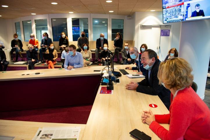 "Si vous me faites chialer dès le matin..." : on a assisté à la dernière conférence de rédaction de Jean-Pierre Pernaut bit.ly/3mzU7YC #MerciJeanPierre <a href="/pernautjp/">Jean-Pierre Pernaut</a>