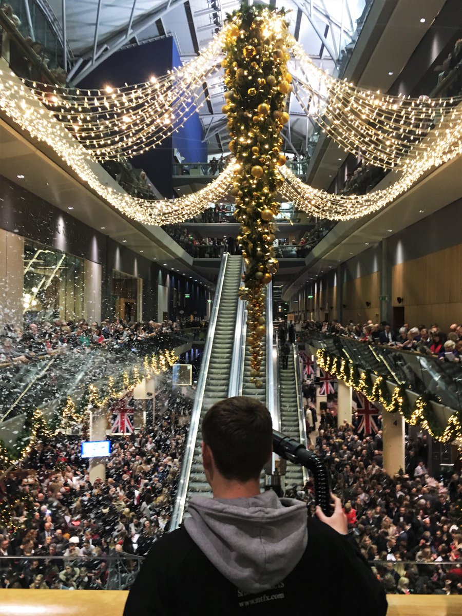 mtfxspecialfx's tweet photo. At this stage of the year we'd usually be gearing up for a packed weekend at @Ascot Racecourse. We'd have falling snow covering outdoor areas and then finish the day with slow falling snow, as racegoers sing a number of festive carols. ❄️
.
Fingers crossed we can return next year https://t.co/tSbs8p0Bd7