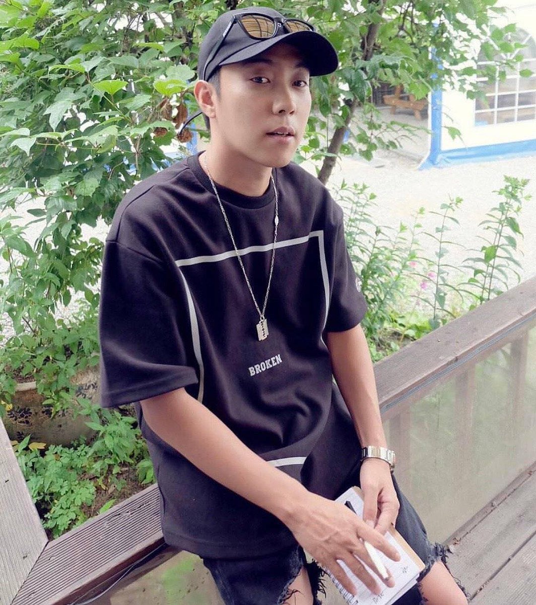 what eun jiwon looks like in real life; a thread