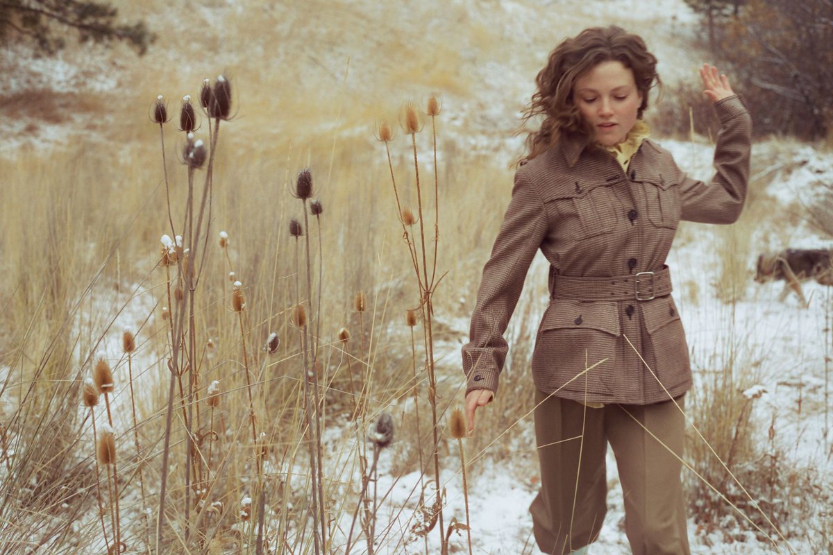 TheCut's tweet photo. Photographer Olivia Bee plays with fashion on her Oregon ranch: “I love this place because it is not always easy to live here, but really, it is soul-filling. We are building our own magical place here” https://t.co/9JrRsZtfET https://t.co/eDw4BhDFke