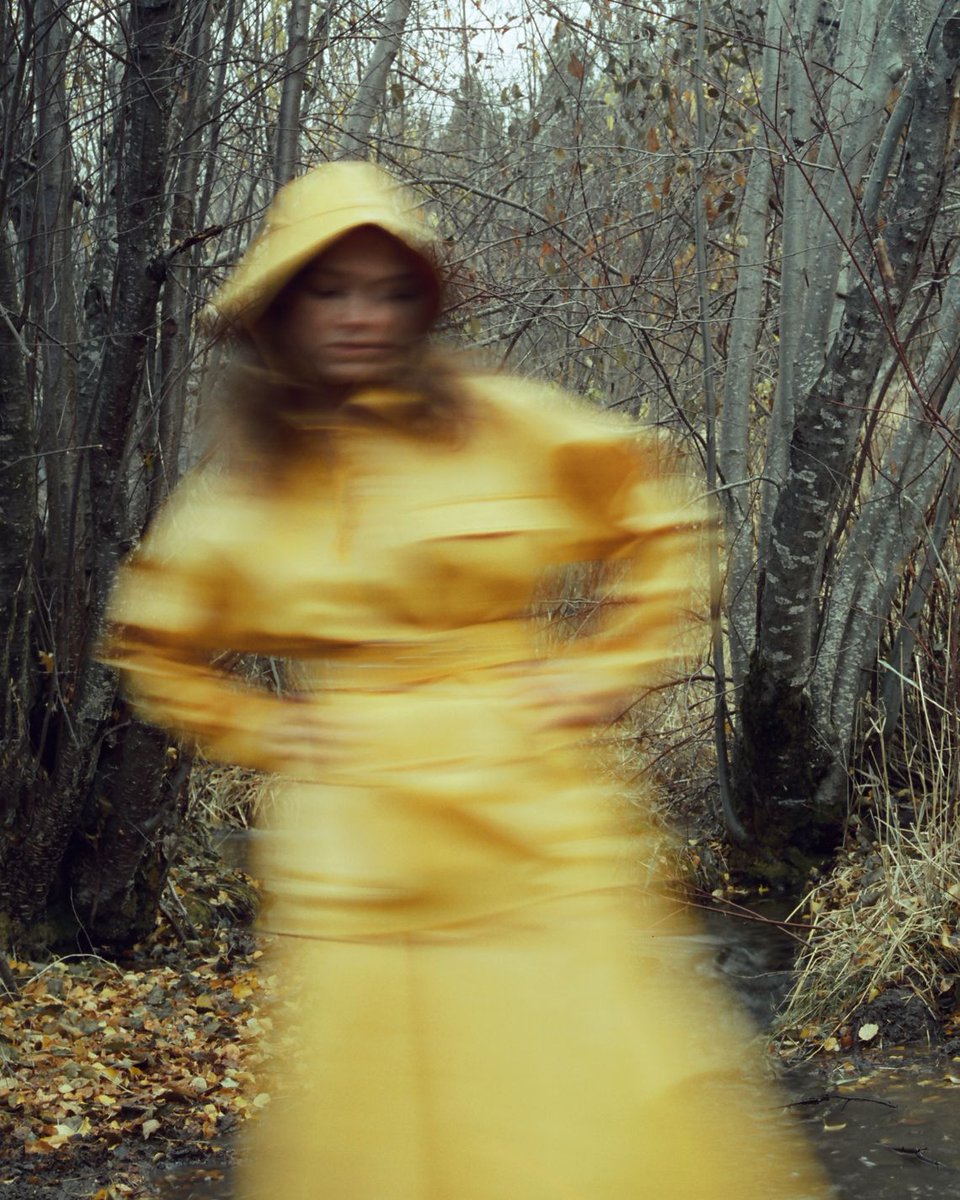 TheCut's tweet photo. Photographer Olivia Bee plays with fashion on her Oregon ranch: “I love this place because it is not always easy to live here, but really, it is soul-filling. We are building our own magical place here” https://t.co/9JrRsZtfET https://t.co/eDw4BhDFke