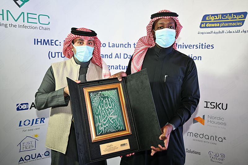 IhmecProject's tweet photo. Dr. Abdulelah Alhawsawi was awarded for his contribution to both countries &amp; knowledge-exchange in the field of infection prevention by the Finnish Embassy, IHMEC Project &amp; by AlDawaa Co. #indoorhygiene #infectionprevention #saudiarabia #CBresults https://t.co/FE7I7Nr2J2