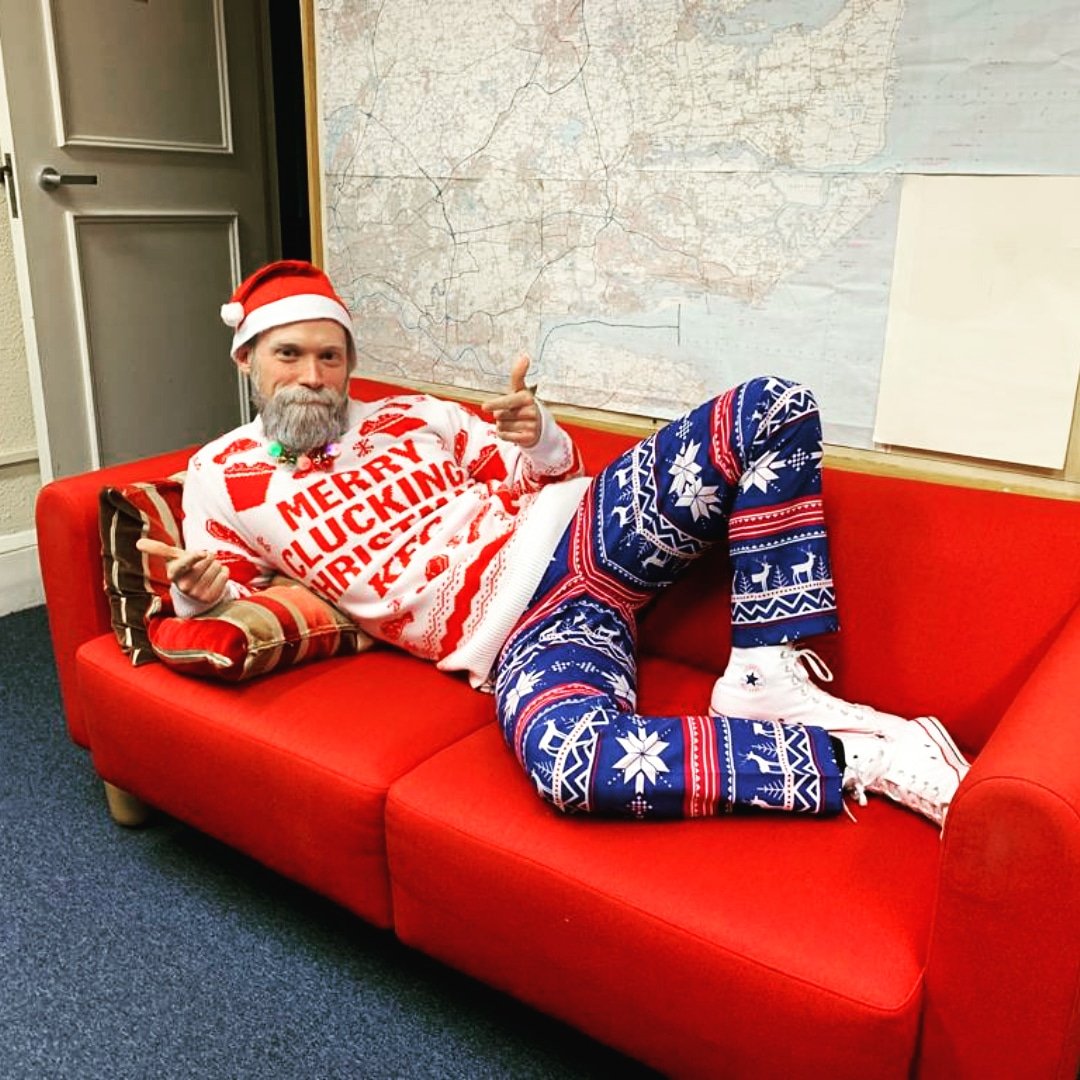 Rhid_Jones's tweet photo. Work Christmas Party on Zoom tonight - I'm ready! π
π₯³ #realbeard #christmas #christmasparty #santa #kfc #kfcjumper #merrycluckingchristmas #beardbaubles https://t.co/3GTmioNQGD