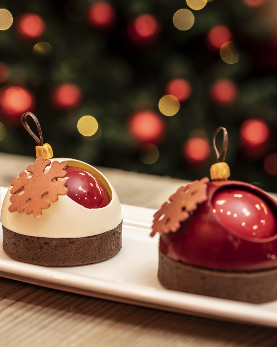FenwickStores's tweet photo. Oh come, all ye tasteful. With just one week to go, ensure your Christmas is joyful and triumphant with a trip to our #FenwickNewcastle Food Hall. Find Mason + Rye's new doughnut stall, plus festive afternoon tea, pâtisserie, breads and treats to takeaway. #FenwickFood https://t.co/2SXUJ0KFpJ