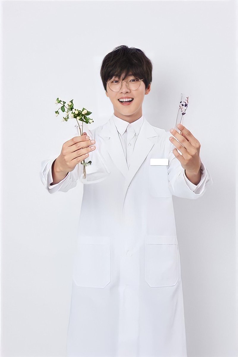 springfolder's tweet photo. when will our eyes be blessed with seeing YSY as a doctor character? https://t.co/C63CKcxXmZ