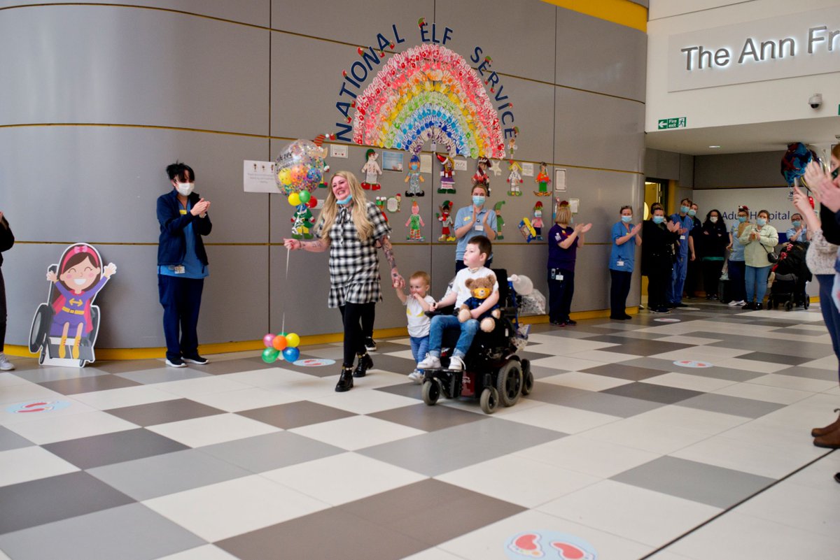 NHSGGC's tweet photo. We had a special send-off yesterday for 5yold Oscar. Oscar has spent almost his entire life at the Royal Hospital for Children and touched the lives of all staff. 

🎄 We wish Oscar and family all the very best for their 1st Christmas at home together 🎄 
https://t.co/ZVHGbV5wff https://t.co/aCo8wG42eq