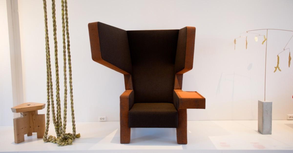 A real statement piece in every professional space. The EarChair by Studio Makkink &amp; Bey offers acoustic absortion and is sure to turn heads!