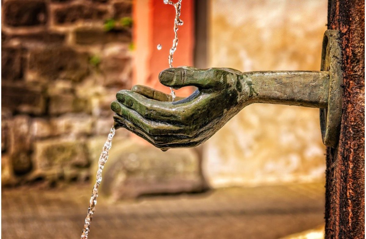 As Jeff Bezos famously said, "the only sustainable advantage you can have over others is agility." Haydn Shaughnessy and Fin Goulding of the Flow Academy have been working hard on enabling this with their new thinking on generative operating models.  buff.ly/3qvdRzE