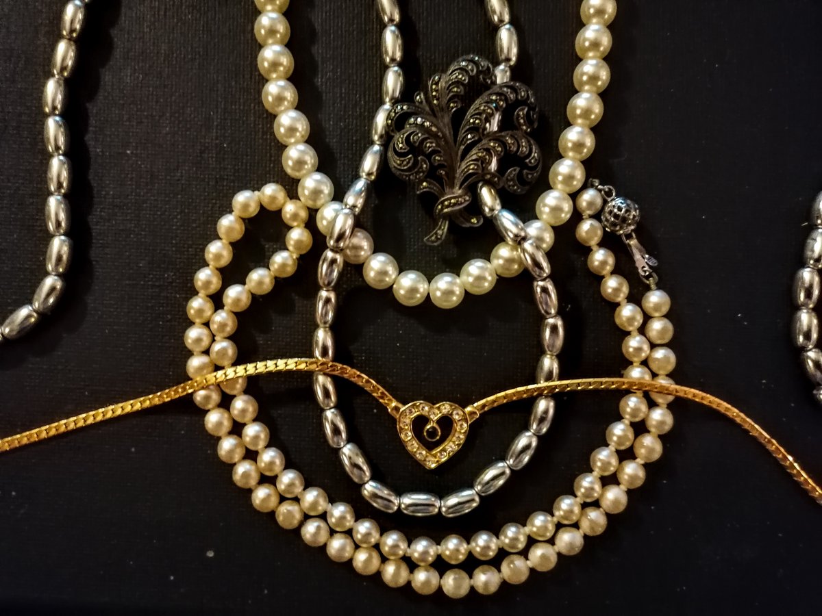 larssonzita's tweet photo. Day 18/ 24 of @murzemagazine Art for Advent 2020..Assemblage : Heart on my sleeve
@Murze #Artforadvent #AFA2020 https://t.co/qkYCU93bIF #murze #artforadvent #Rosita https://t.co/cqKUkbkYt6