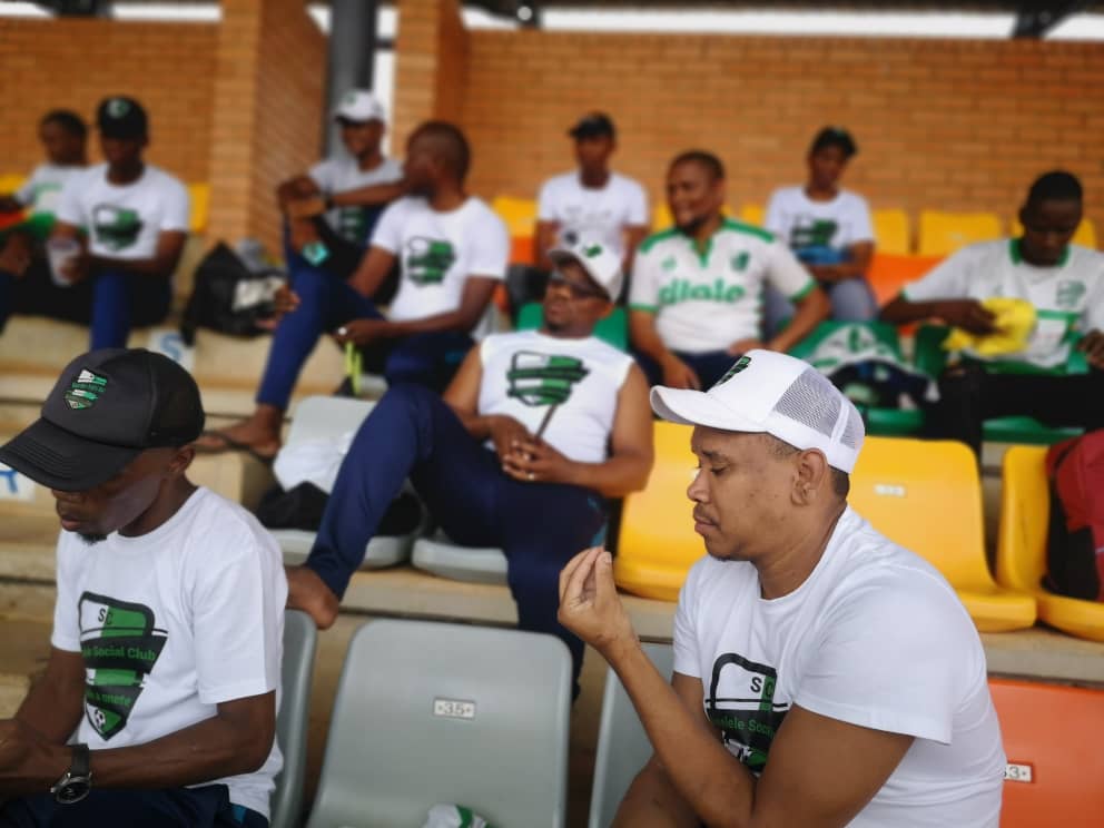 SiweleleSC's tweet photo. Mr Simple Things! Travel safe back home to your family and know in us you have a family. Port Elizabeth, we coming soon and we know you're coming back! #DD18 #KaBosweuLeBotala ⚪🔵 #MaseleANnete #BWSocialClubs https://t.co/Y9CxmuPbin