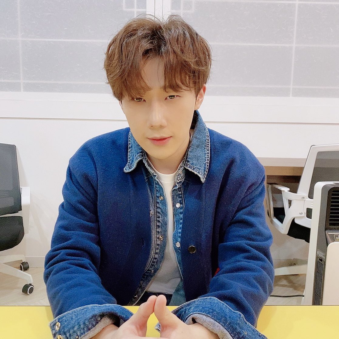 [📸] 20.12.18 Video Call Event💙

오랜만에 인스피릿과 나눈 애정깊은 대화에
마음이 따뜻해 추위도 멀리 날아간 듯해요🥰
앞으로도 끝이 없을 우리 서로에게 
언제나 따뜻한 온도가 되어주기로 해요🤍

#INFINITE #인피니트
#Kim_Sung_Kyu #김성규
#INSIDE_ME #Im_Cold