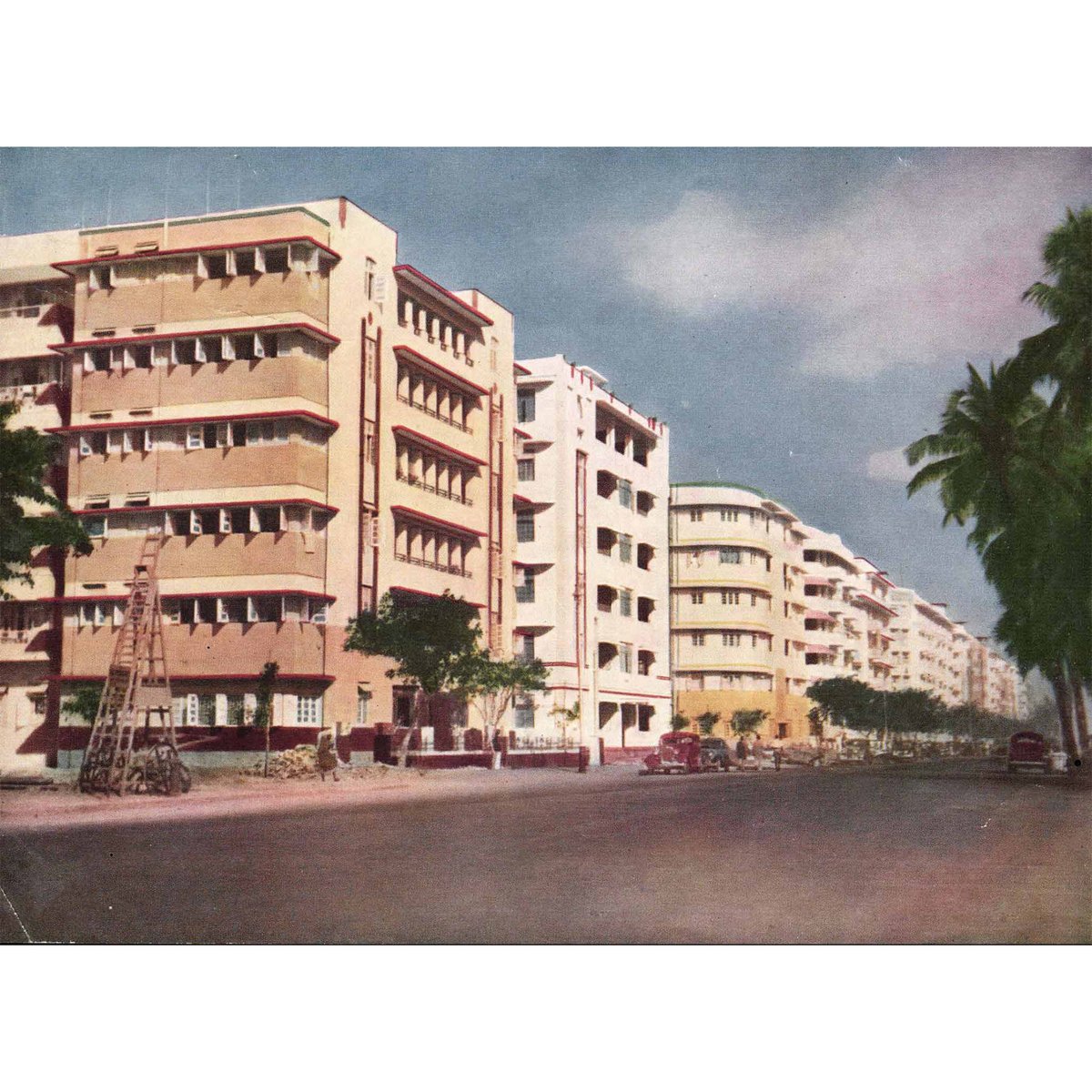 Bombay Deco is associated with a new and fresh period in the city’s history – the departure of the British Empire. However, it also reflects a darker period - the ravages of the Bombay Plague of 1896, which halved the local population. (2/8)