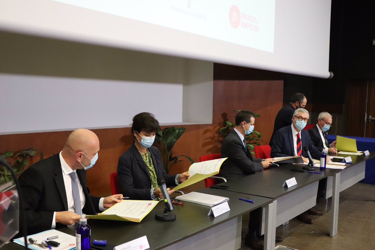 Philippe_Auge's tweet photo. Je suis heureux de signer aujourd’hui les conventions avec @Prefet34 @RA_Occitanie et #DDFIP34 qui vont permettre de réhabiliter le bâtiment de l’Intendance du #JardindesPlantes @umontpellier #Montpellier pour y créer un lieu de diffusion culturelle et pédagogique ouvert à tous https://t.co/AfpalSr0or