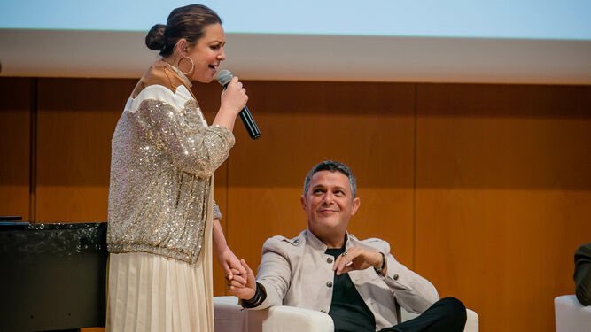 Mi <a href="/AlejandroSanz/">Alejandro Sanz</a> está de cumpleaños. Celebro tu persona, tu corazón y tu música, que es mi música y la de todos. Larga vida a la música y larga vida la tuya. 
Te quiero 💜💜