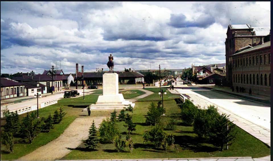 munipuq's tweet photo. #PuntaArenas Hoy 18 dic, conmemoramos un nuevo aniversario de nuestra bella y hermosa ciudad. Hace 172 años  José de los Santos Mardones  fundó oficialmente #puq Capital de la Región de Magallanes y Antártica Chilena. 👏 https://t.co/9B1fHyzSNK