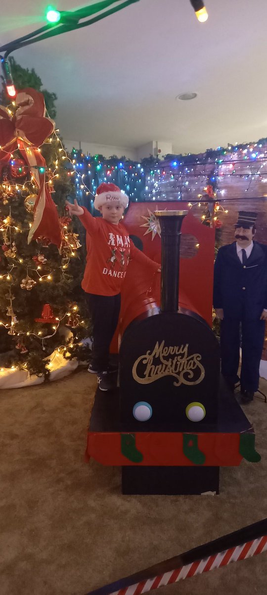 1johannacurtis's tweet photo. Hi Ryan here, 
 I'm wearing my Christmas jumper to Holy Well N.S Cork today waving kindness for our @theheartangelb Béibhinn O Connor keep the wave of kindness going this Christmas 🥰 ✌get on you Christmas  best take a photo share and donate 👼

 https://t.co/5nNi088t0Z https://t.co/rPiLqZZOFi
